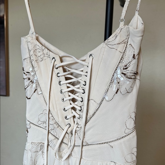 HOUSE OF CB 'Seren' Vanilla Embroidered Hand Beaded Floral Maxi Dress NWOT Sz XS - Picture 16 of 17